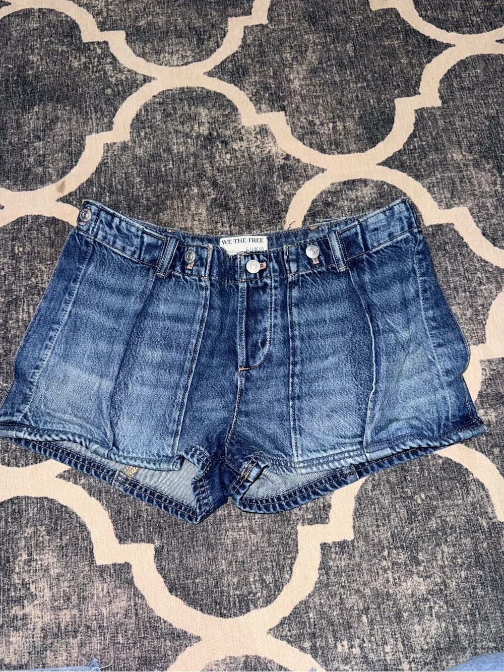Blue denim free people jean shorts size 6